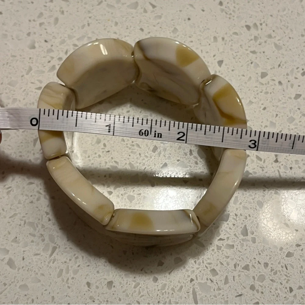 Asymmetrical beige color Vintage bohemian style Elastic Resin‎ Bracelet